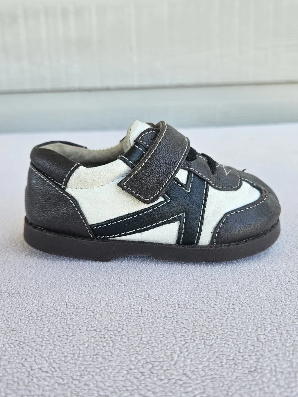 See Kai Run Keelan First Walker Toddler SZ 5 Brown Leather Sneaker Hook & Loop